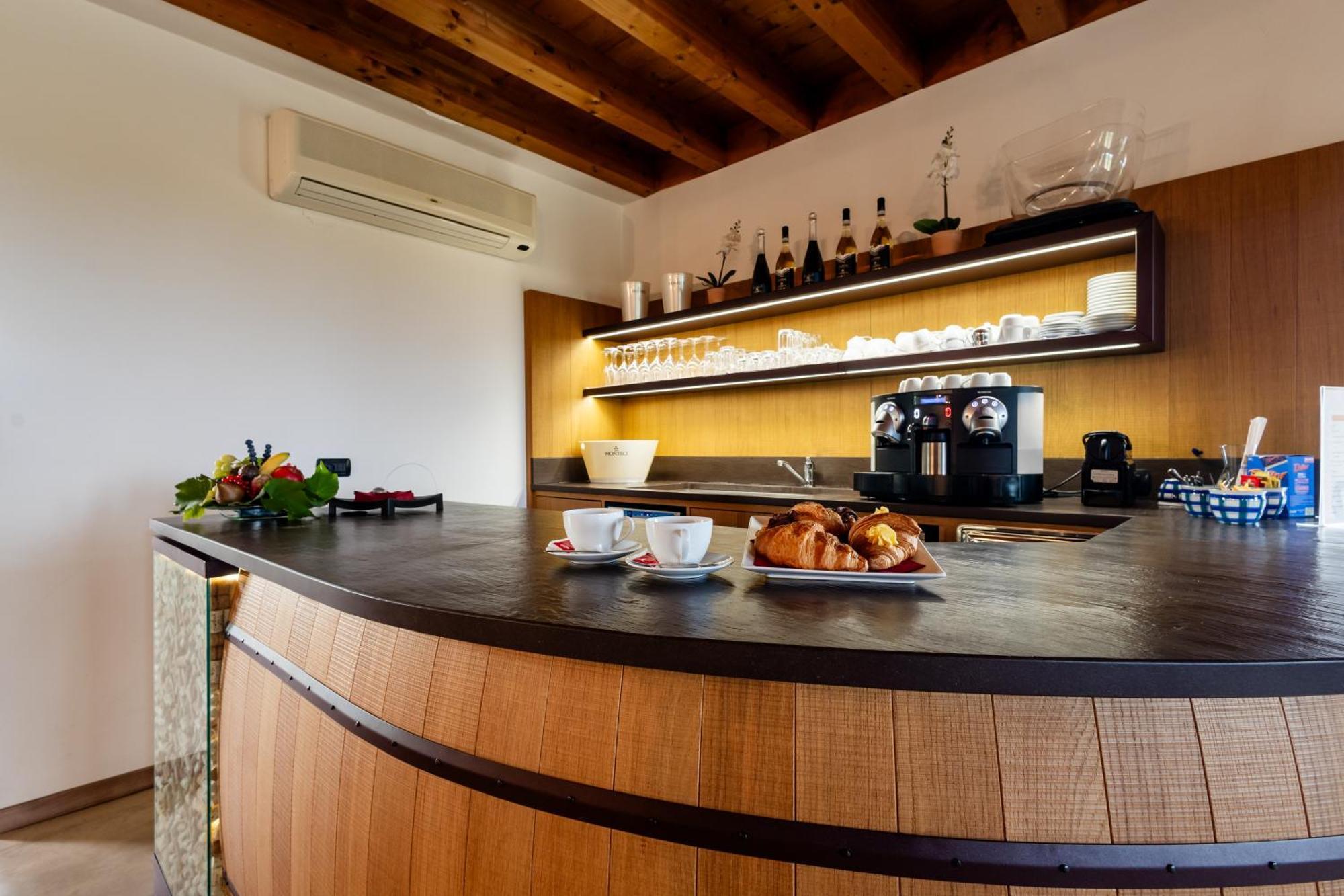 Вилла Cascina Borghetta Сирмионе Экстерьер фото